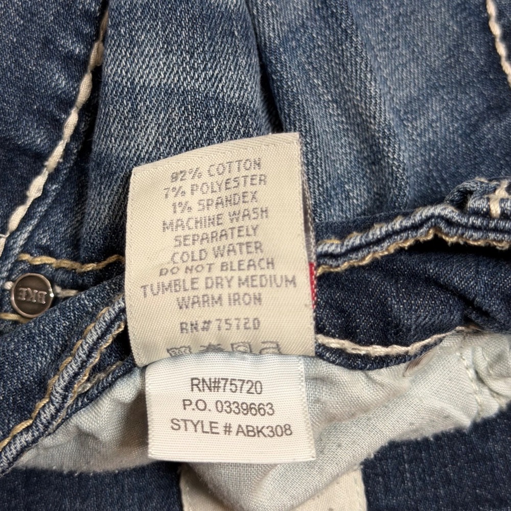BKE Stella Bootcut Distressed Dark Wash Jeans Low Rise Denim Women's 26R 26x31.5 - Picture 8 of 9